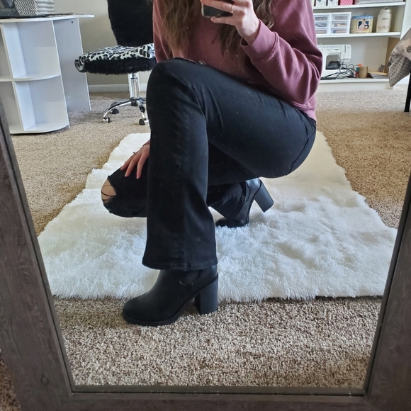 Size 9 Black Chunky Heel Ankle Boots - Picture 2 of 7